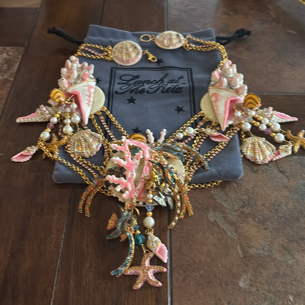 Lunch At The Ritz SEASHELL Necklace - Picture 11 of 14